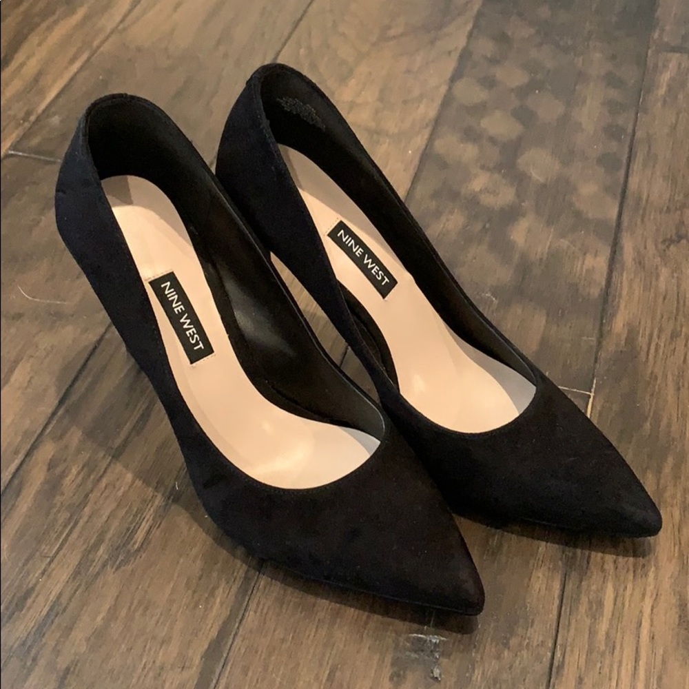 Nine West classic black pumps